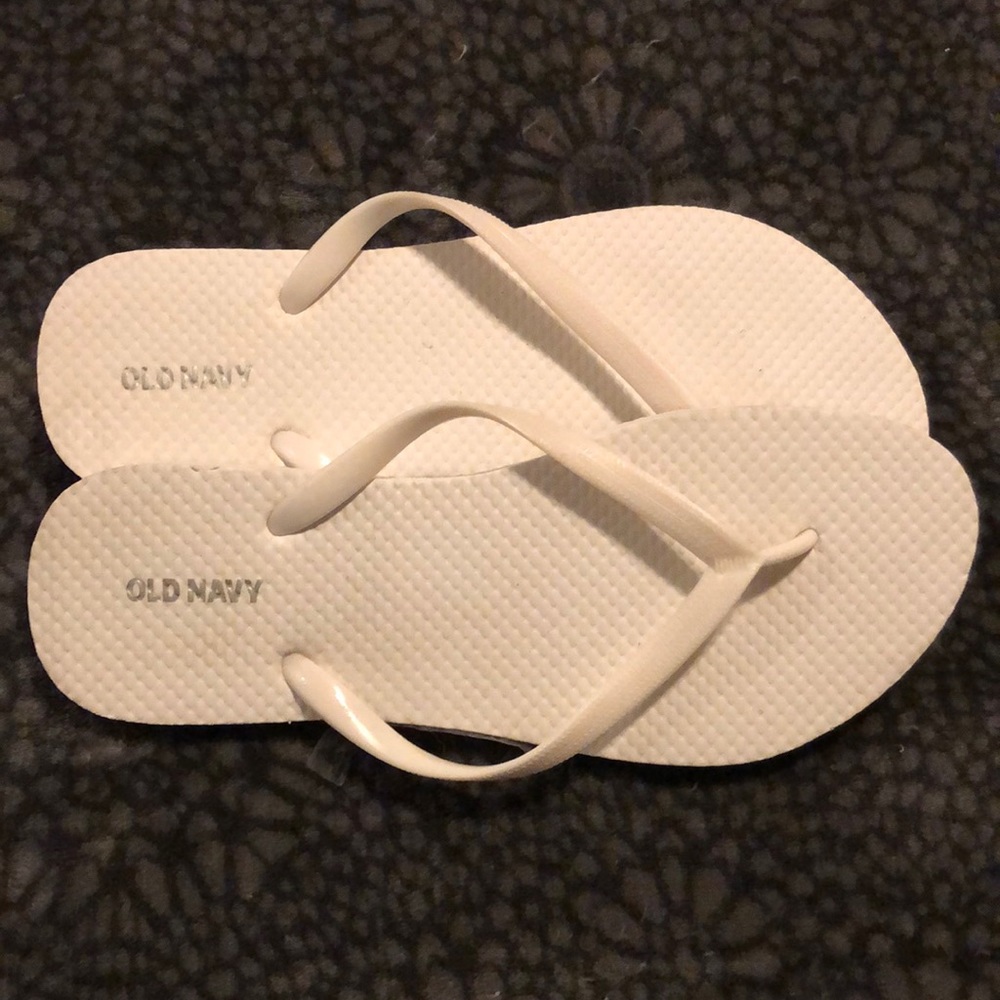 *New* Old Navy white sandals 🩴